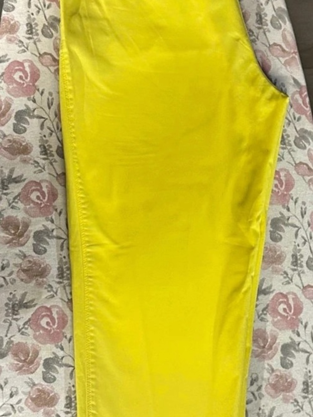 Crown & Ivy Yellow Ankle Pants -Short Pants-
